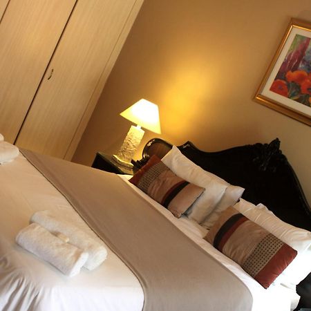 קמפטון פארק Airport Lodge Guest House חדר תמונה
