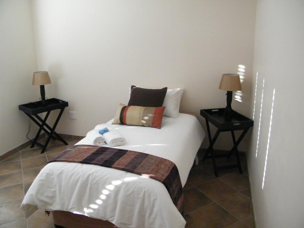 קמפטון פארק Airport Lodge Guest House מראה חיצוני תמונה