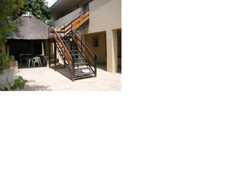 קמפטון פארק Airport Lodge Guest House מראה חיצוני תמונה